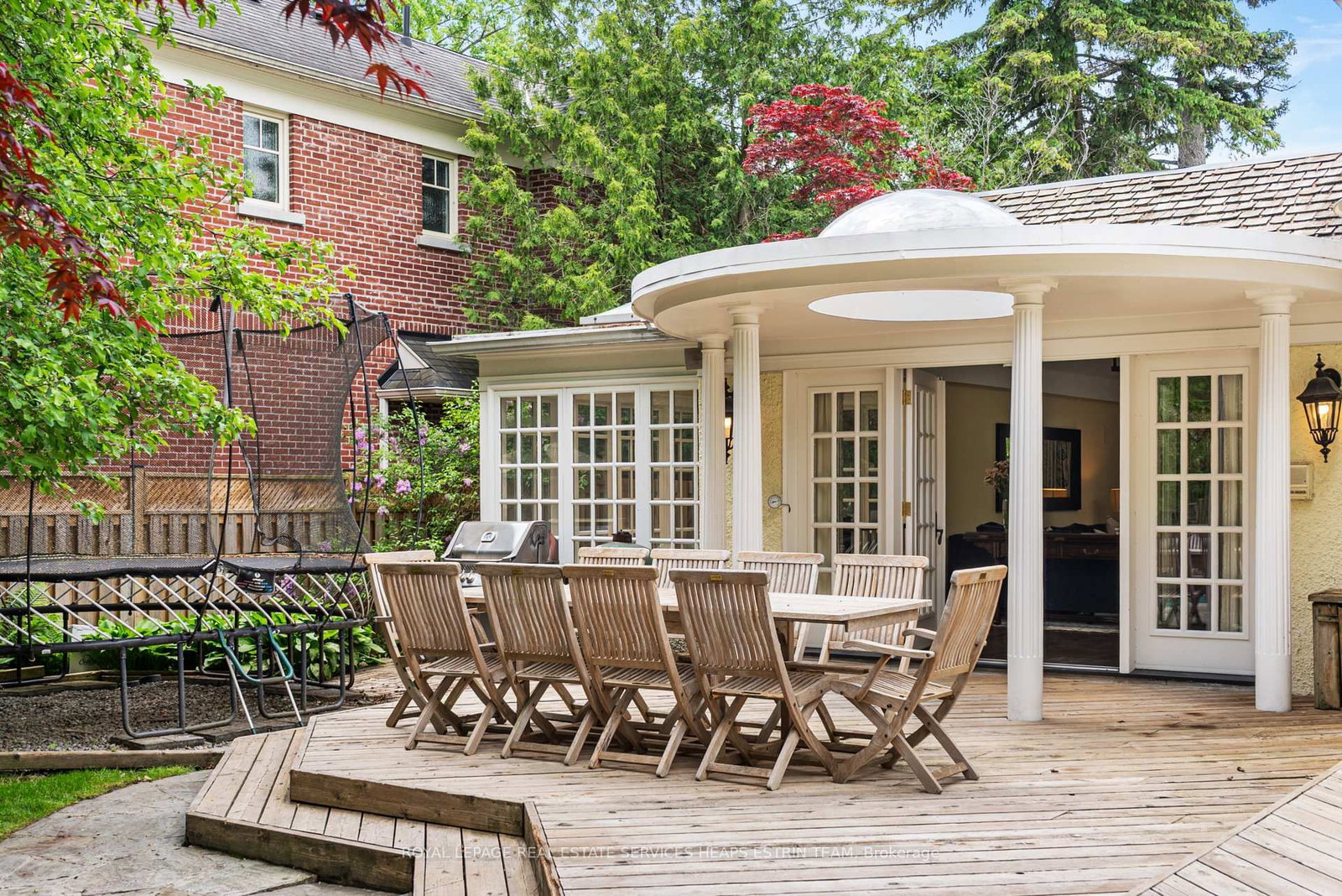 25 Strathgowan Crescent • Toronto, ON photo 5