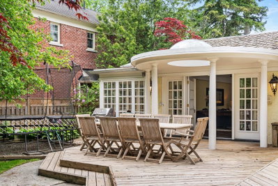 25 Strathgowan Crescent • Toronto, ON photo 5