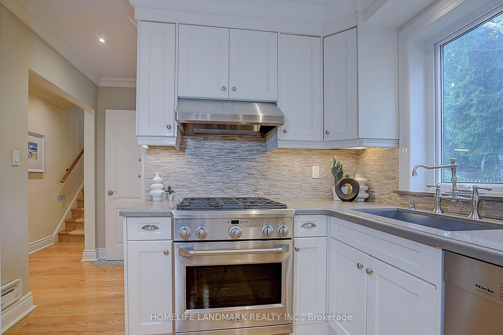 108 Empress Avenue • Toronto, ON photo 10