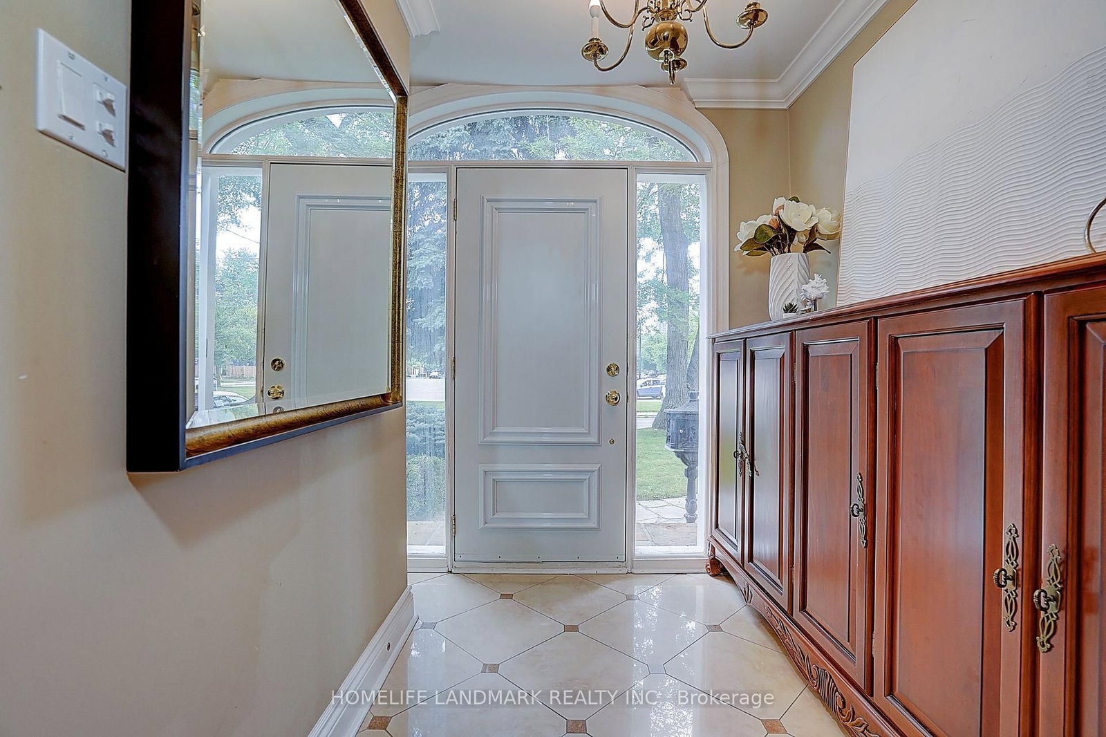 108 Empress Avenue • Toronto, ON photo 4