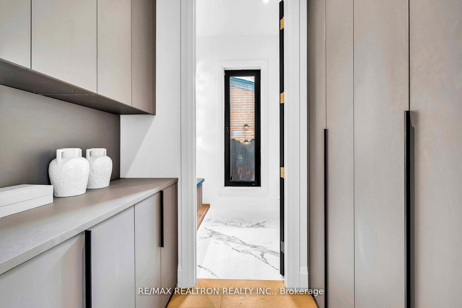 35 Foxwarren Drive • Toronto, ON photo 18