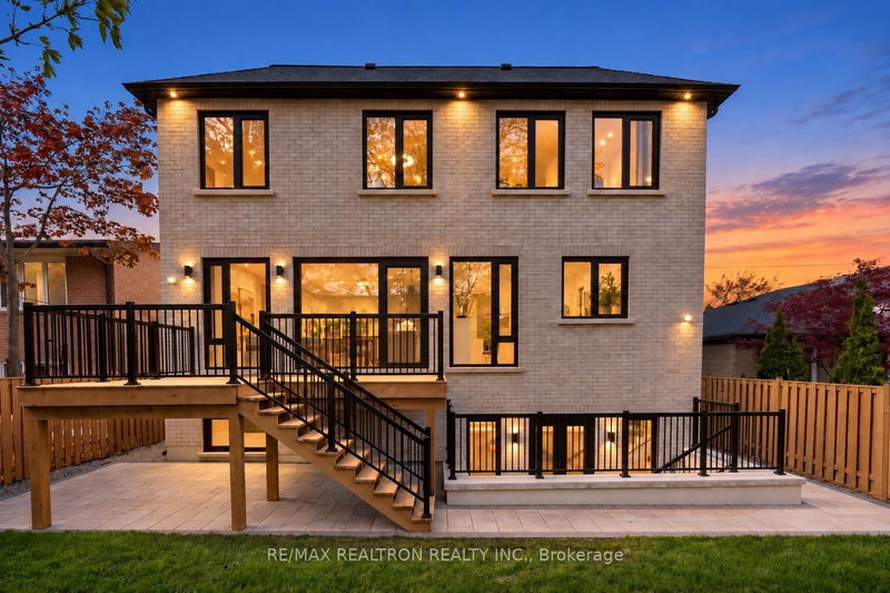 35 Foxwarren Drive