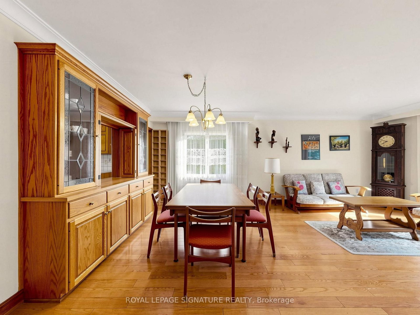 8 Ternhill Crescent • Toronto, ON photo 10