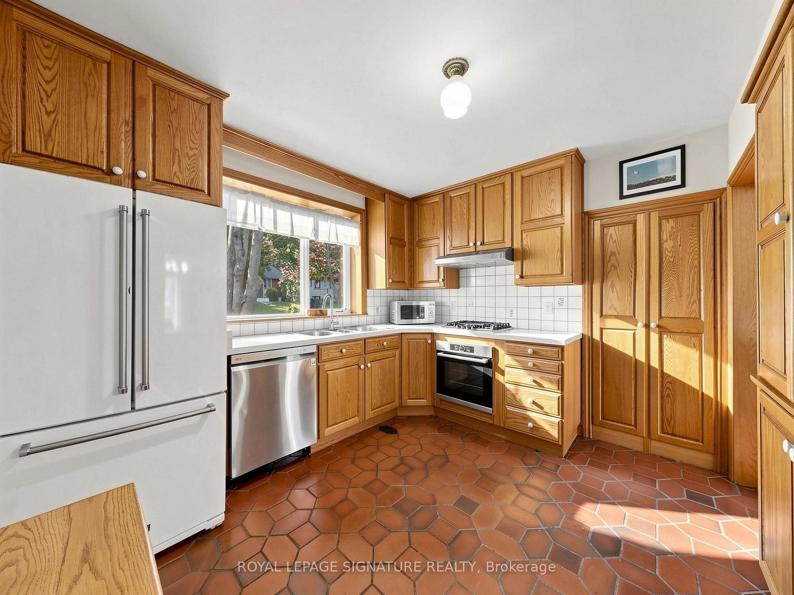 8 Ternhill Crescent • Toronto, ON photo 13