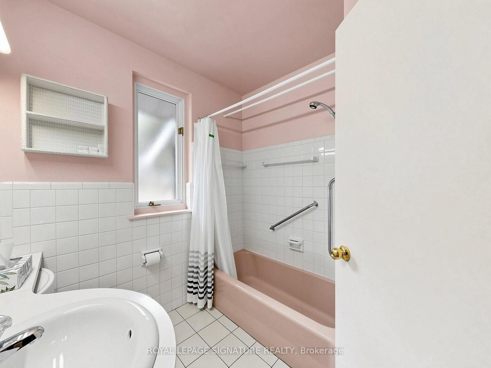 8 Ternhill Crescent • Toronto, ON photo 25