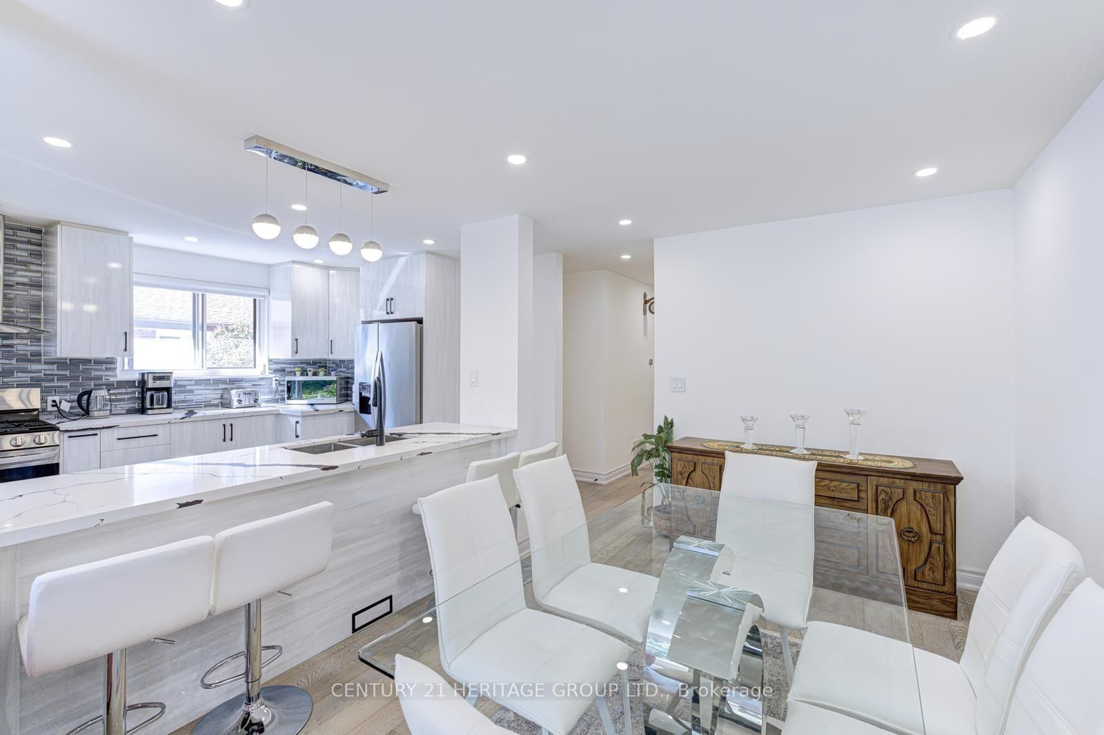 117 Marbury Crescent • Toronto, ON photo 12