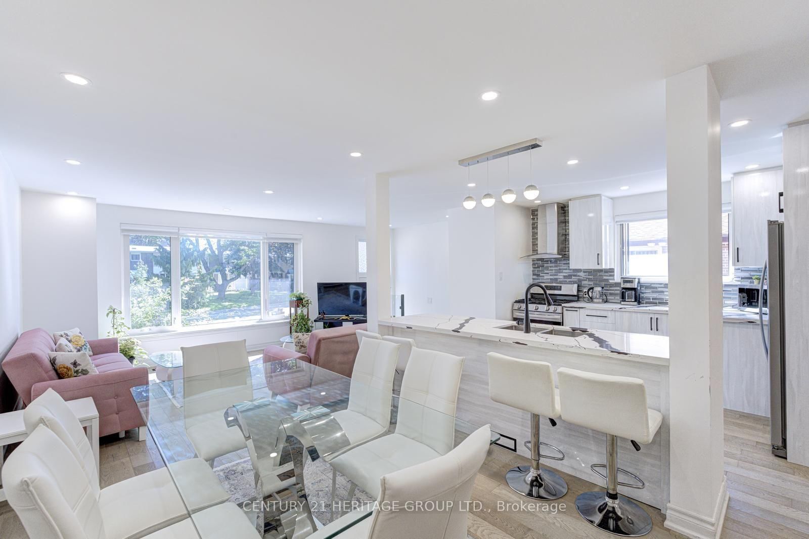 117 Marbury Crescent • Toronto, ON photo 13
