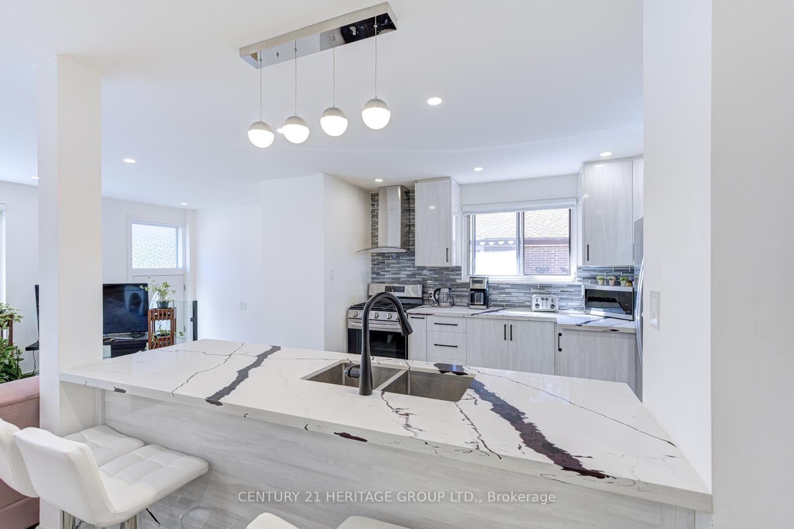 117 Marbury Crescent • Toronto, ON photo 16