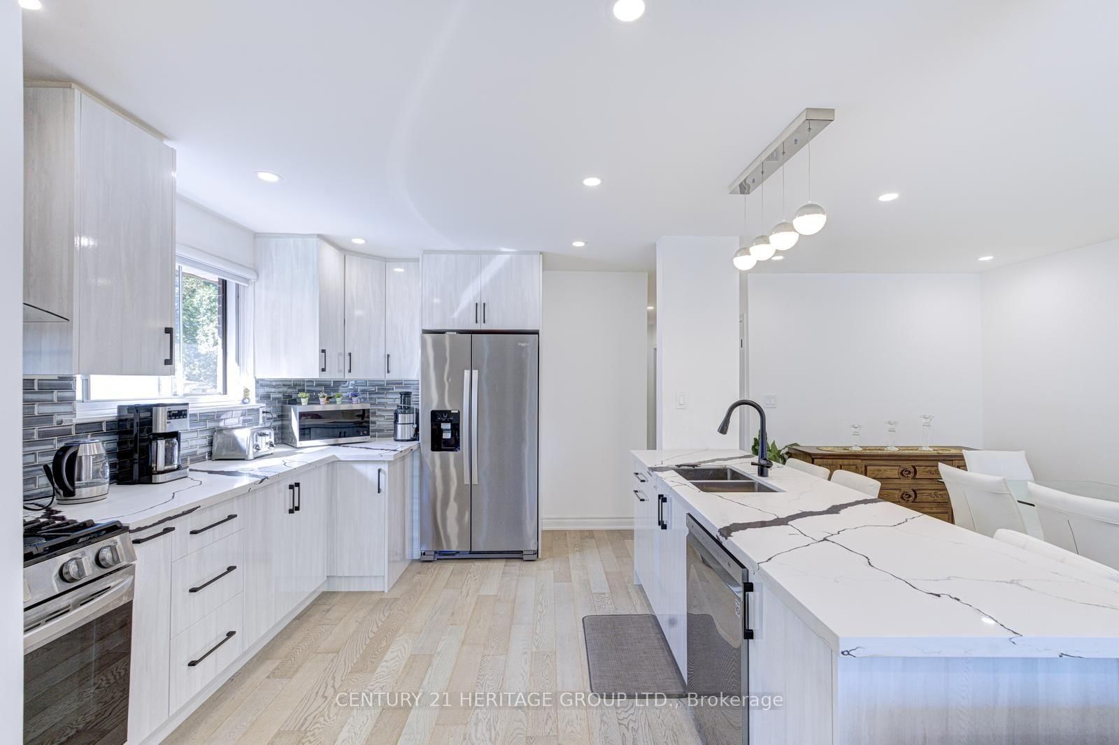 117 Marbury Crescent • Toronto, ON photo 18