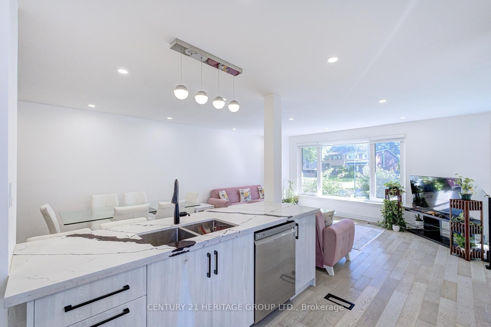 117 Marbury Crescent • Toronto, ON photo 20