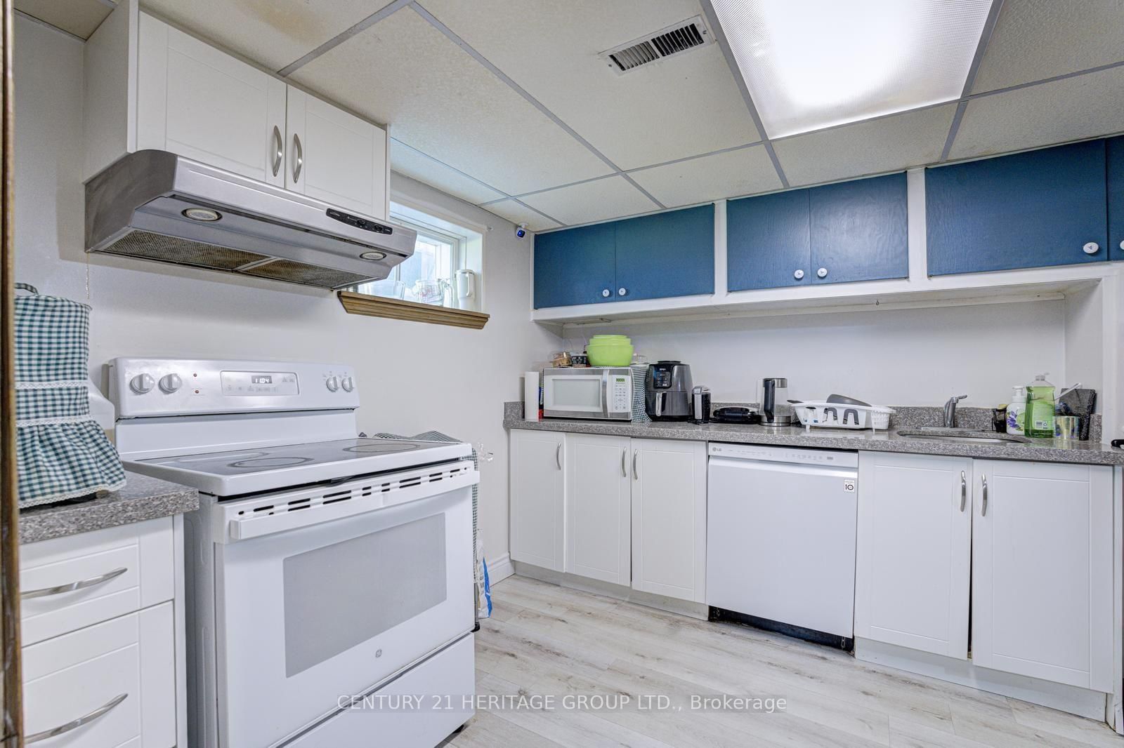 117 Marbury Crescent • Toronto, ON photo 31