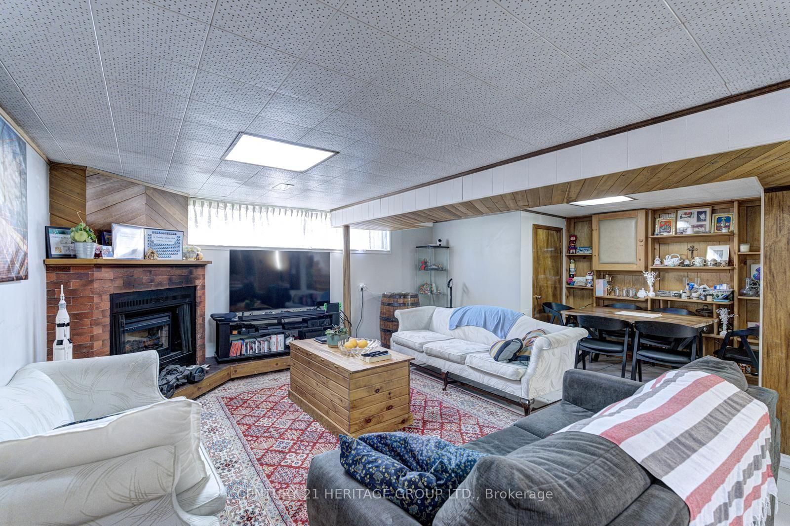 117 Marbury Crescent • Toronto, ON photo 34