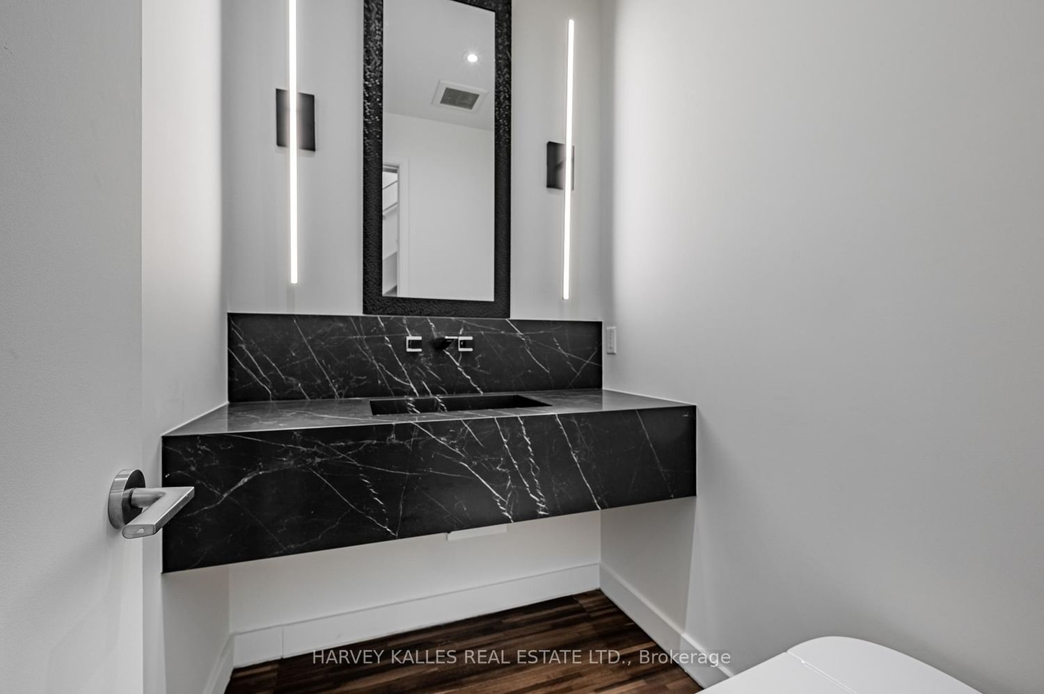 5 Braemar Avenue • Toronto, ON photo 10