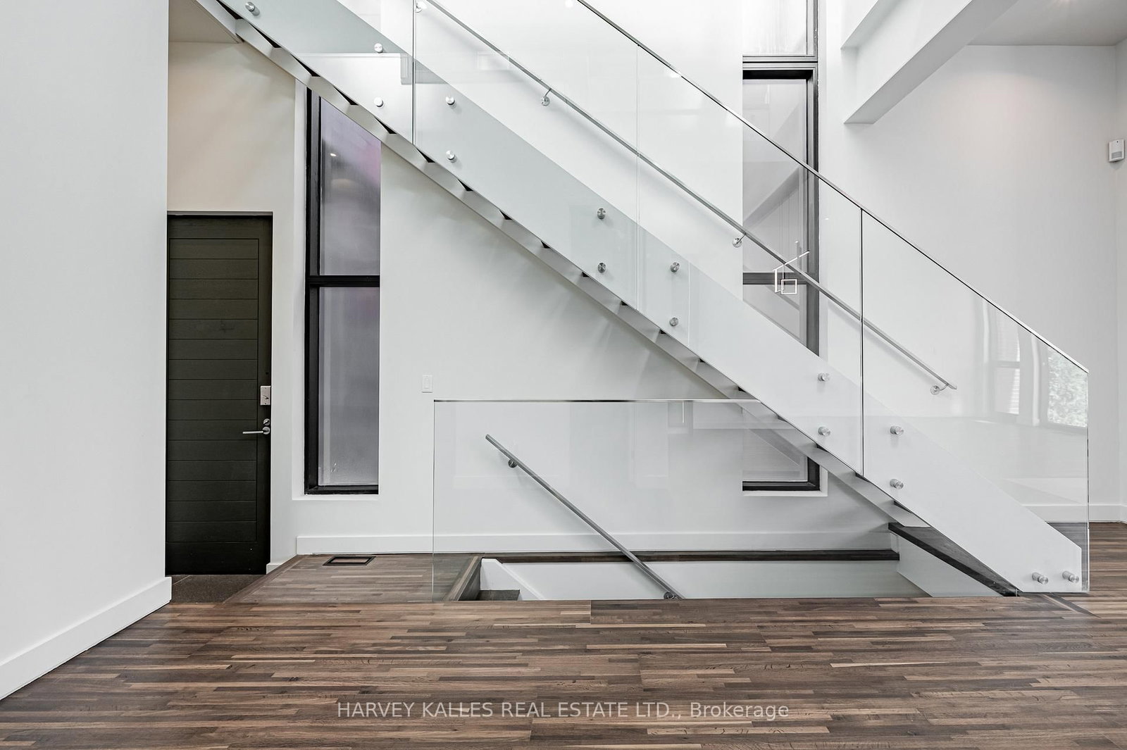5 Braemar Avenue • Toronto, ON photo 9