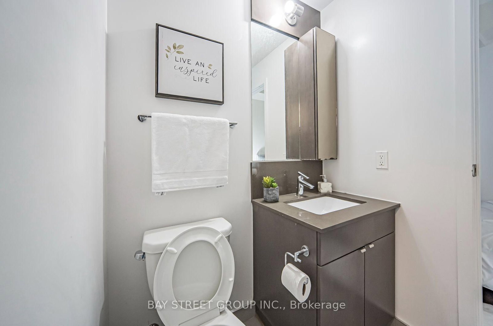 89 Dunfield Avenue • #801 • Toronto, ON photo 13
