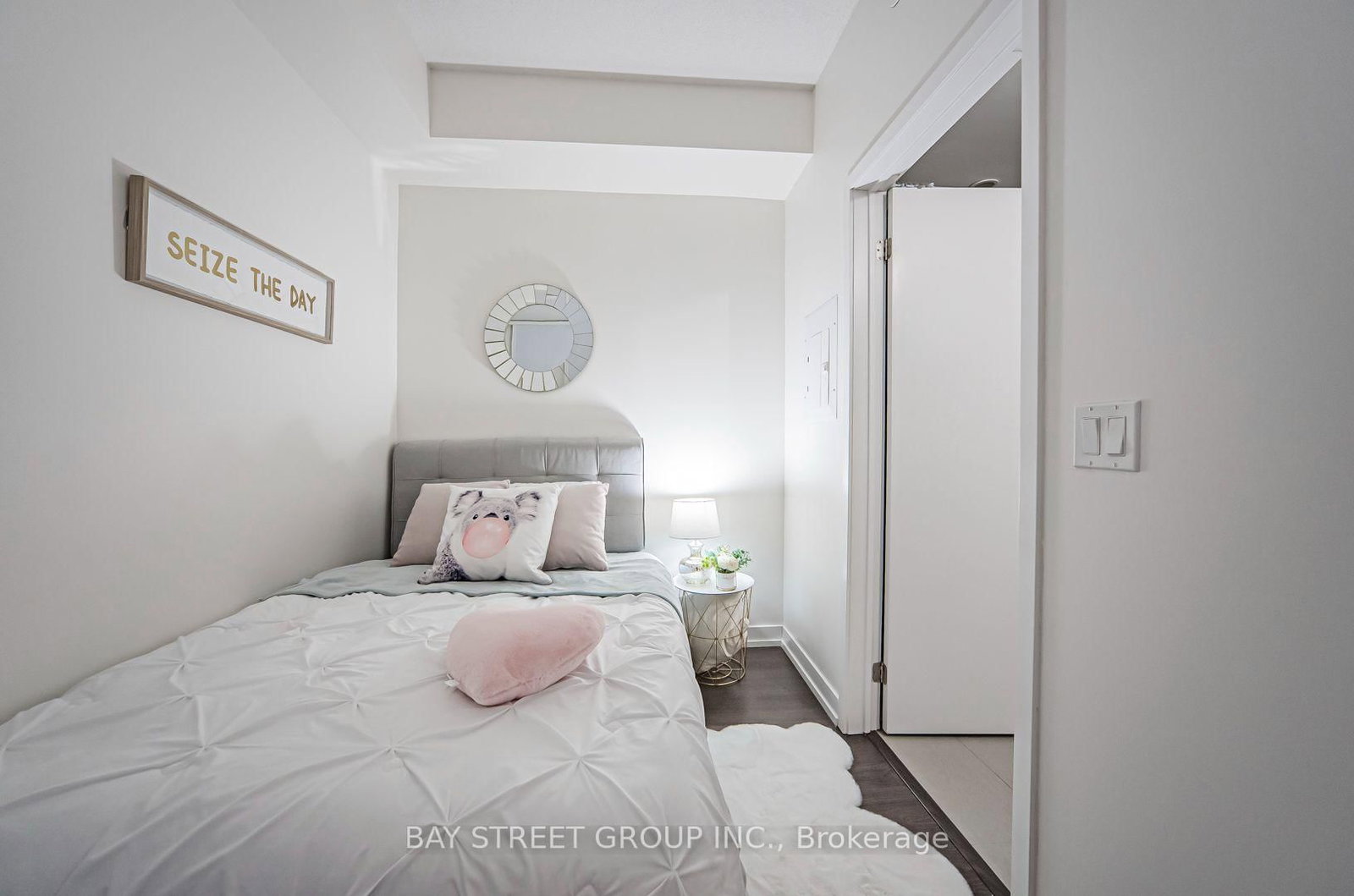 89 Dunfield Avenue • #801 • Toronto, ON photo 15