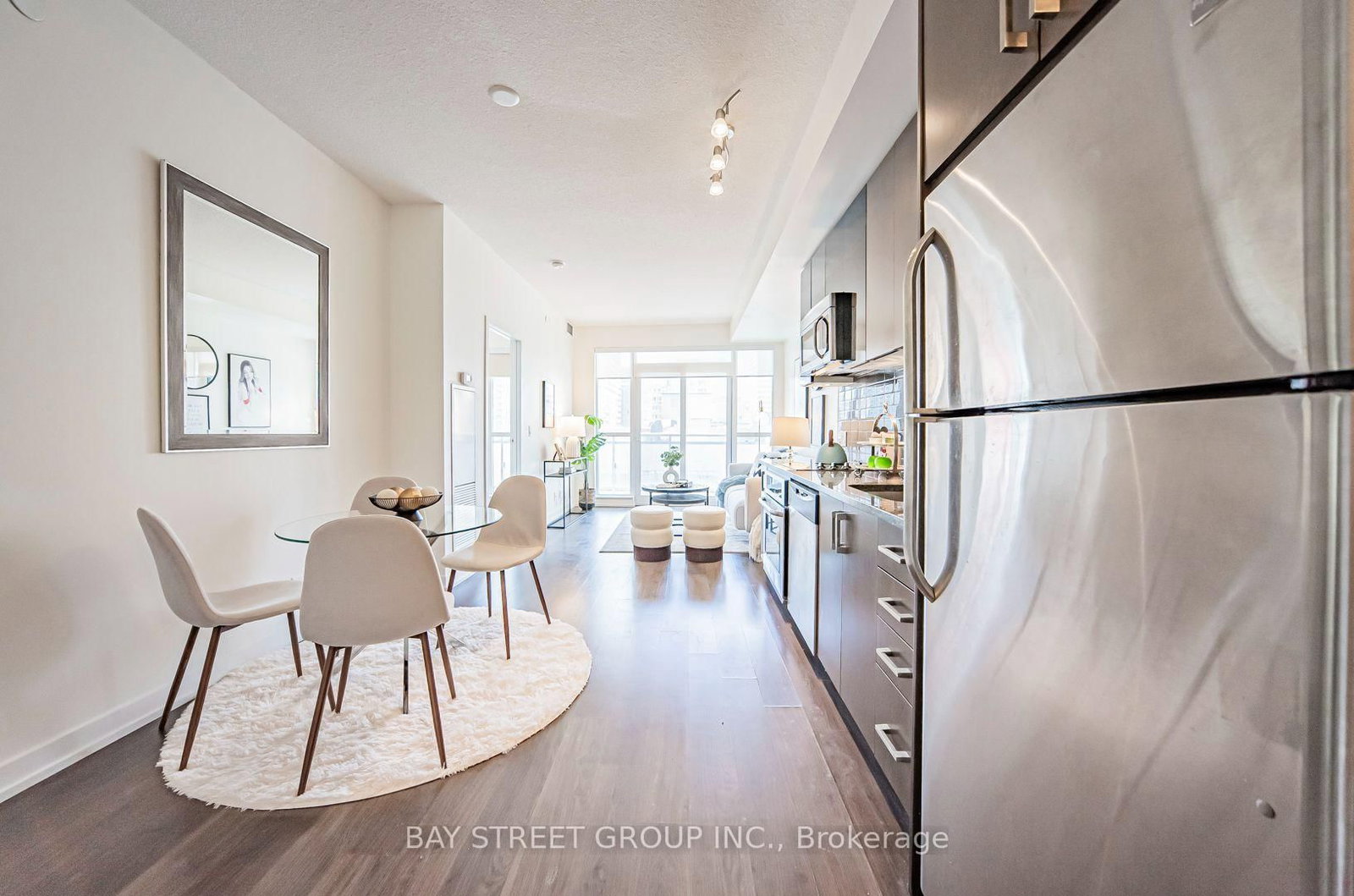 89 Dunfield Avenue • #801 • Toronto, ON photo 17