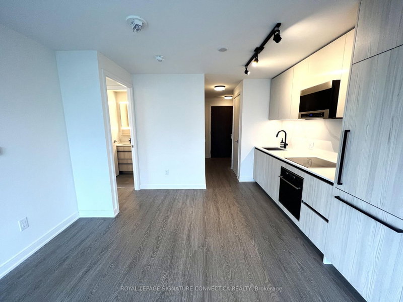 805 - 425 Front Street E