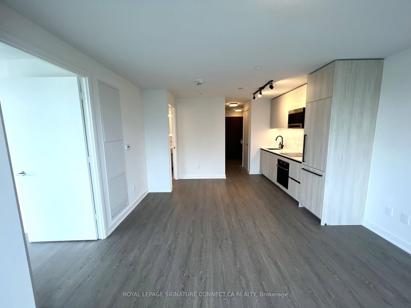 805 - 425 Front Street E