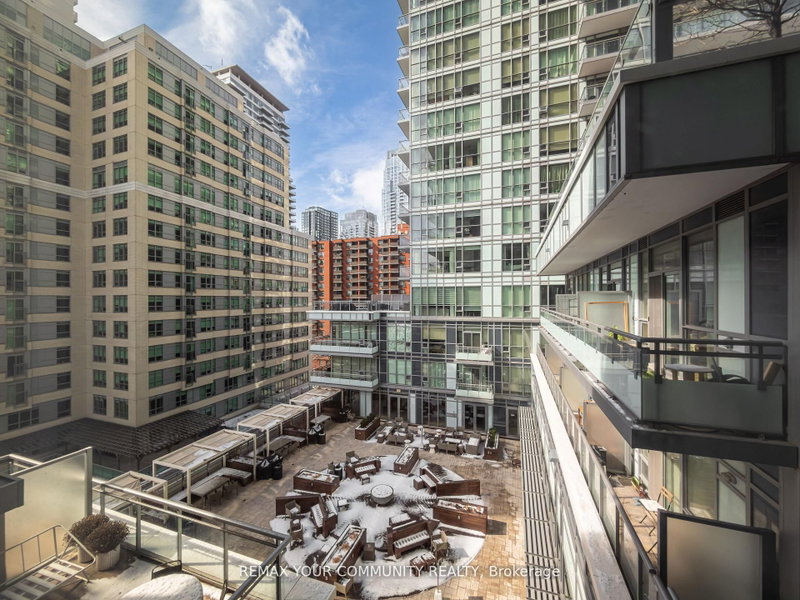 98 Lillian Toronto,ON M4P 2Y3 — Photo 15
