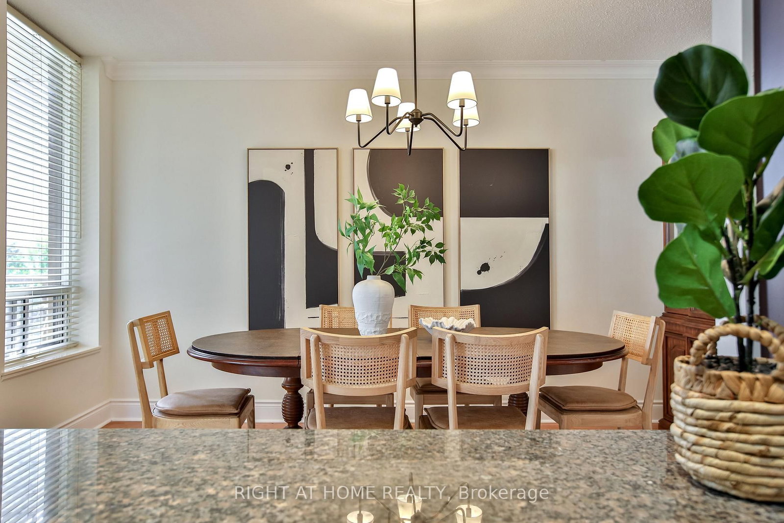 123 Eglinton Avenue E • #404 • Toronto, ON photo 18