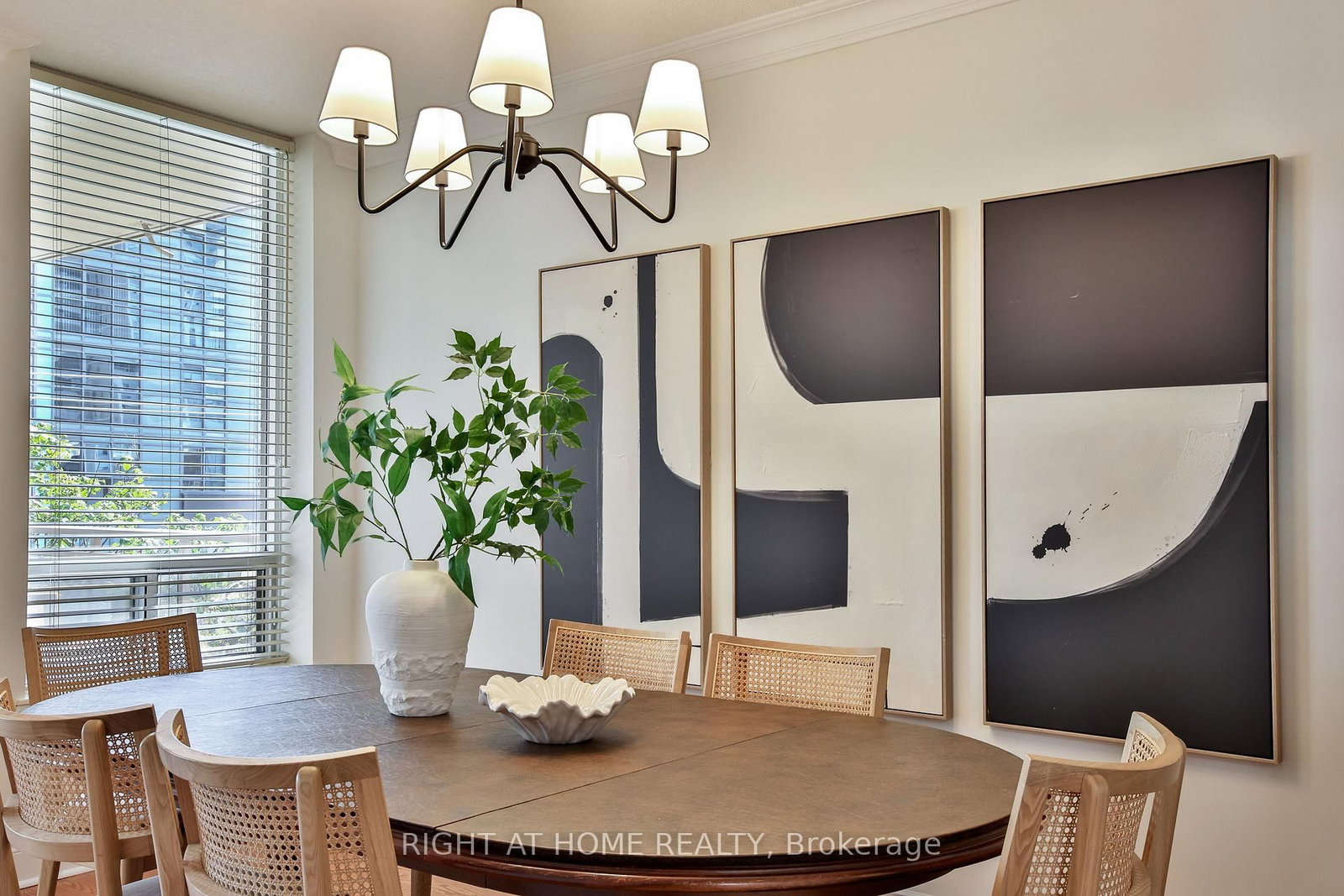 123 Eglinton Avenue E • #404 • Toronto, ON photo 20
