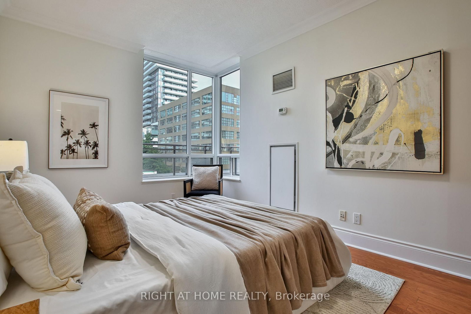 123 Eglinton Avenue E • #404 • Toronto, ON photo 22