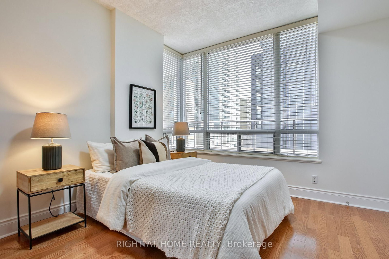 123 Eglinton Avenue E • #404 • Toronto, ON photo 30