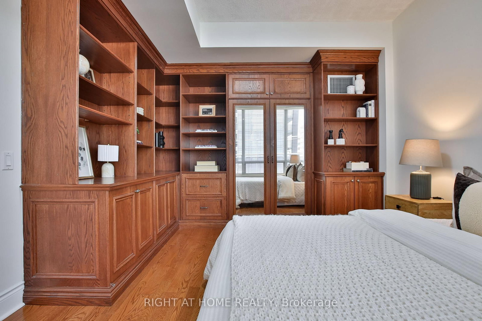 123 Eglinton Avenue E • #404 • Toronto, ON photo 31