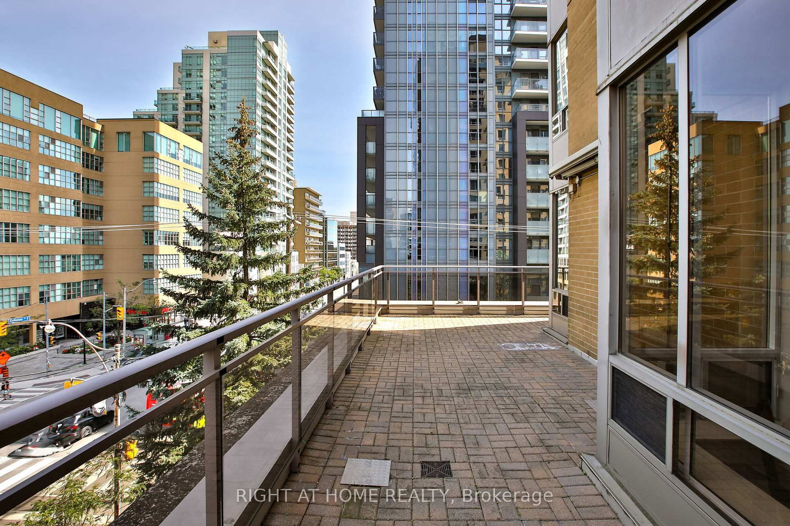 123 Eglinton Avenue E • #404 • Toronto, ON photo 35