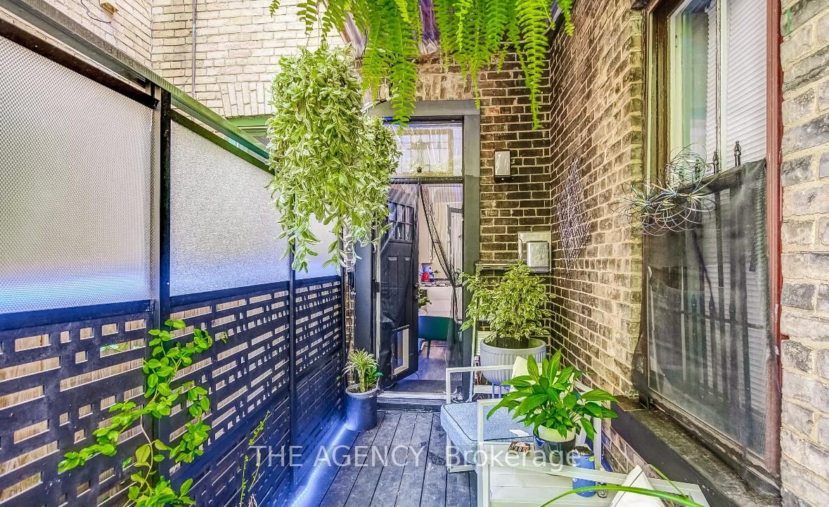 31 Rose Avenue • Toronto, ON photo 39