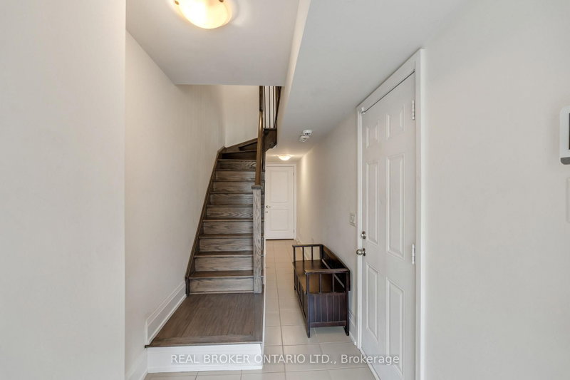 7 Kenneth Wood Crescent