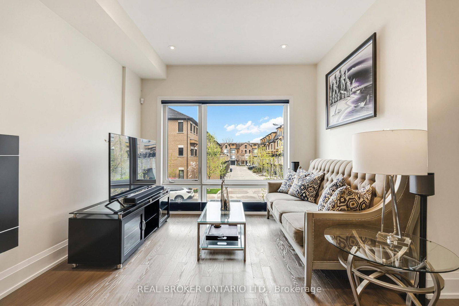 7 Kenneth Wood Crescent • Toronto, ON photo 4