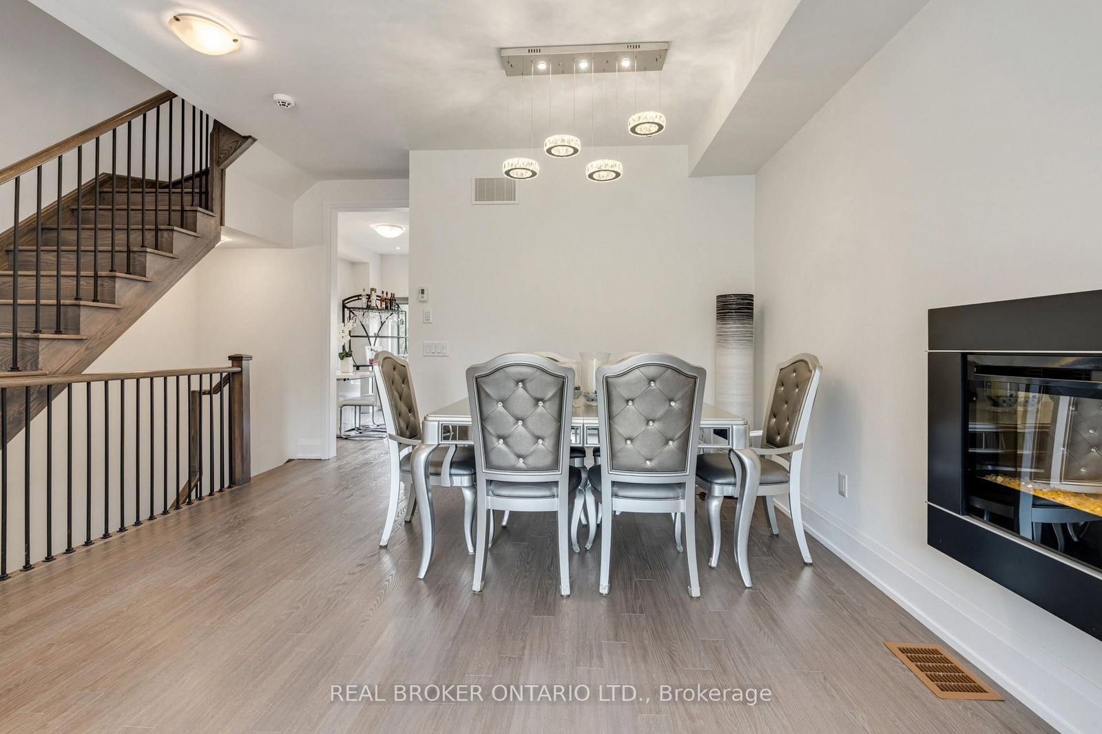 7 Kenneth Wood Crescent • Toronto, ON photo 9