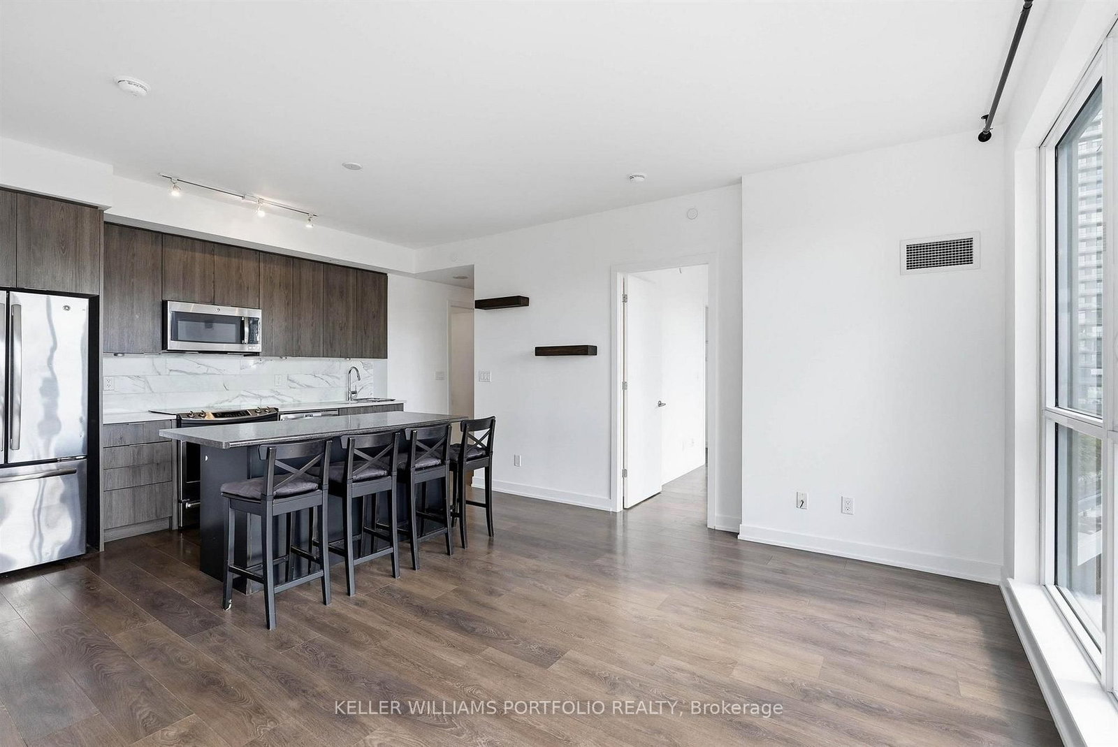 50 Bruyeres Mews • #1009 • Toronto, ON photo 13