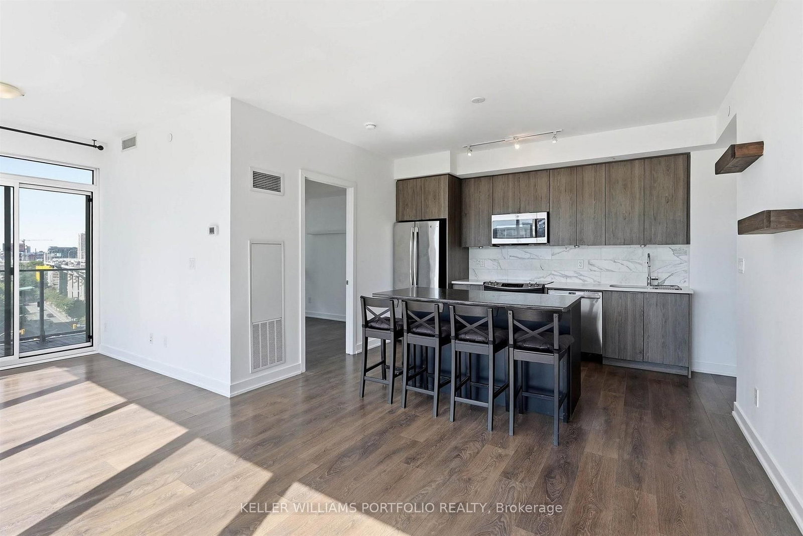 50 Bruyeres Mews • #1009 • Toronto, ON photo 15