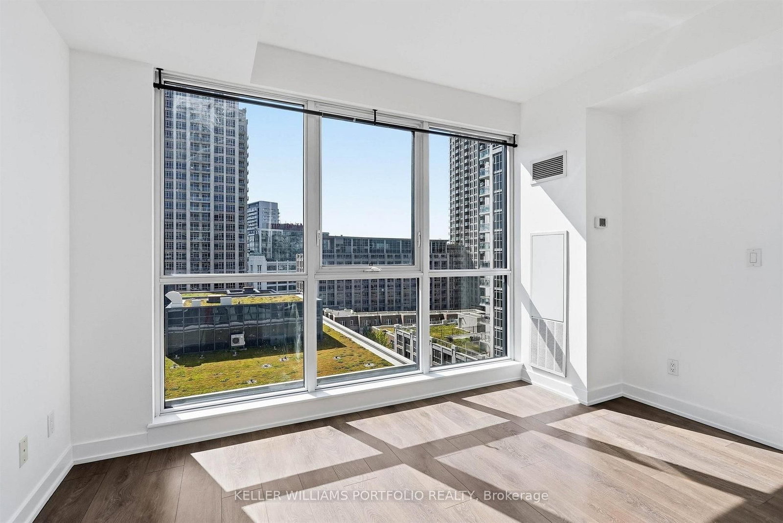 50 Bruyeres Mews • #1009 • Toronto, ON photo 23