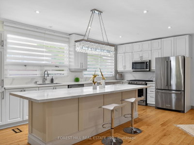 3 Glen Rush Toronto,ON M5N 2T2 — Photo 12