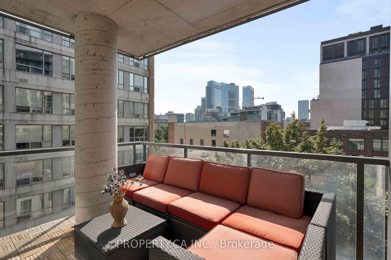 605 - 533 Richmond Street W