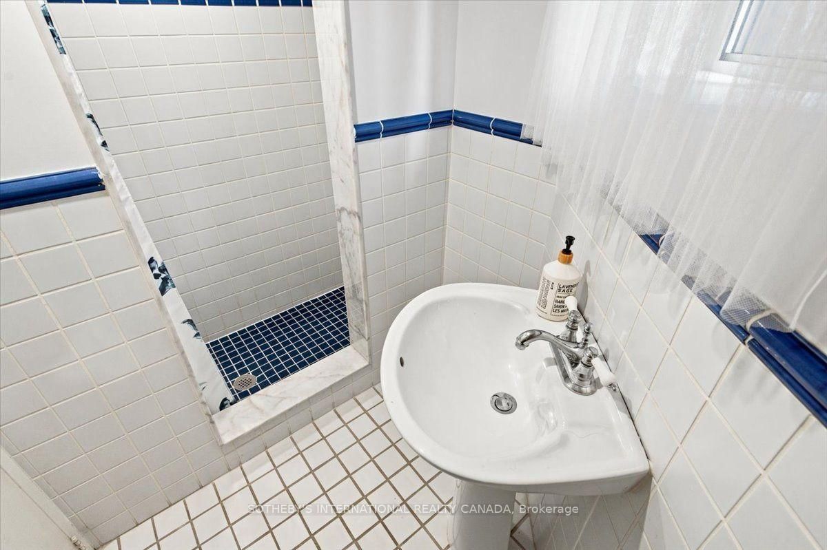 334 Albany Avenue • Toronto, ON photo 33