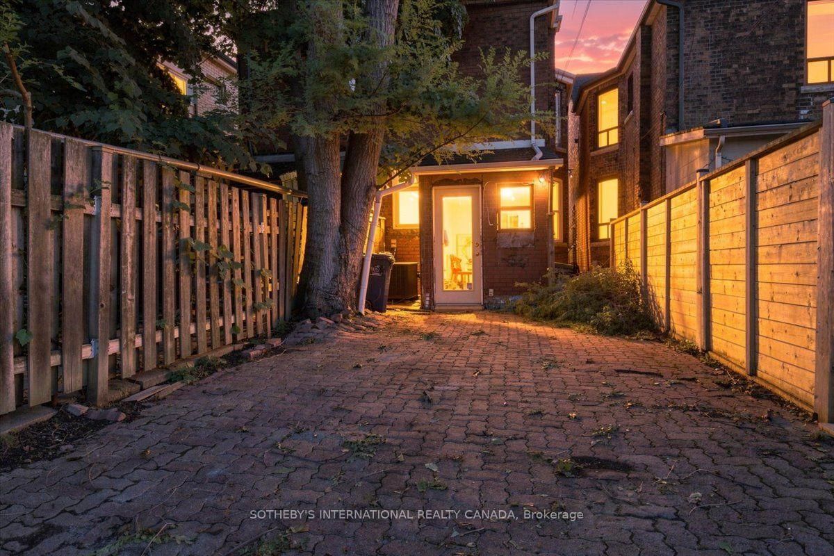 334 Albany Avenue • Toronto, ON photo 35