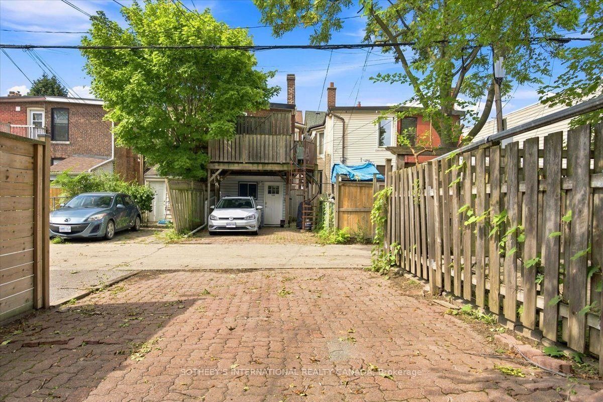 334 Albany Avenue • Toronto, ON photo 36