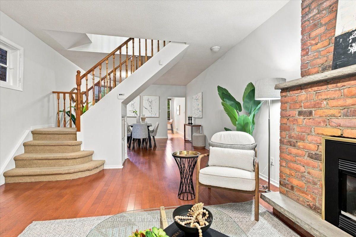 334 Albany Avenue • Toronto, ON photo 8
