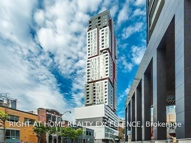 602 - 318 Richmond Street W