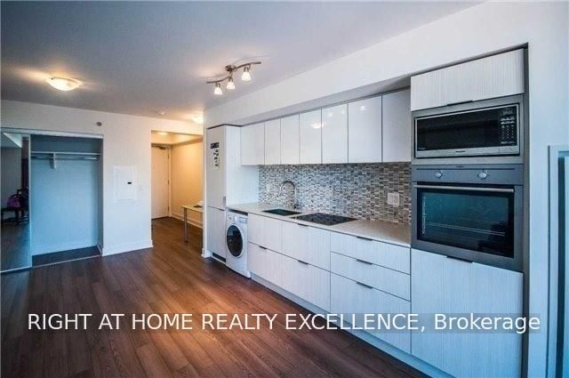 602 - 318 Richmond Street W