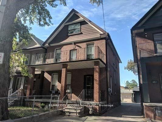 Main Floor - 282 Gladstone Avenue