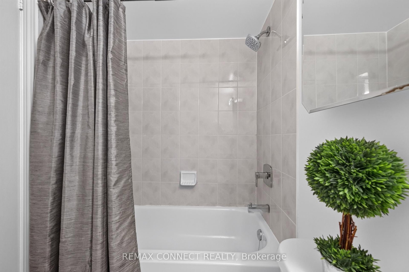 7B Crawford Street • Toronto, ON photo 23