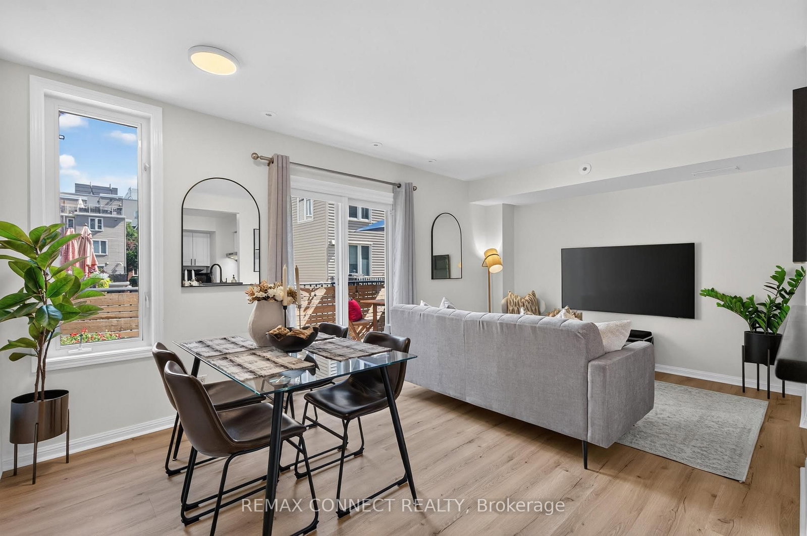 7B Crawford Street • Toronto, ON photo 8