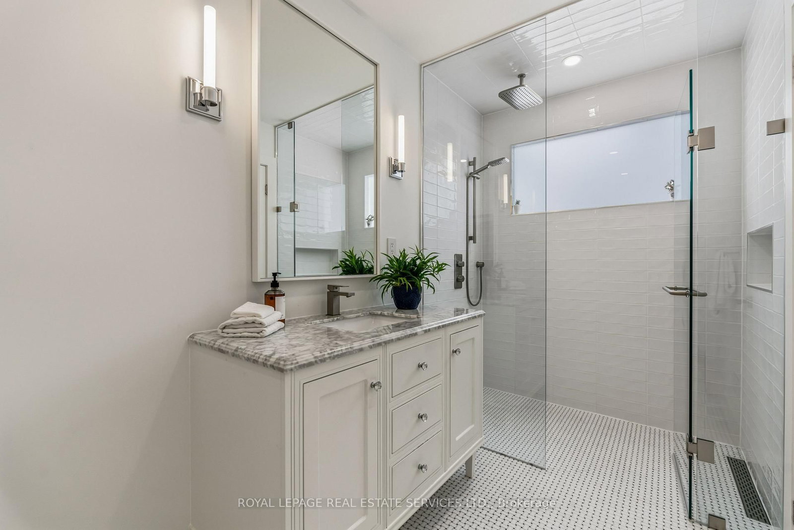 7 Bowman Street • Toronto, ON photo 29
