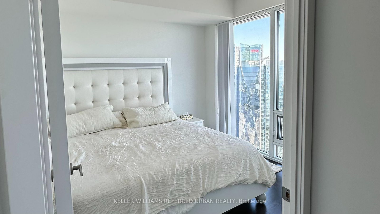88 Harbour Street • #7105 • Toronto, ON photo 8